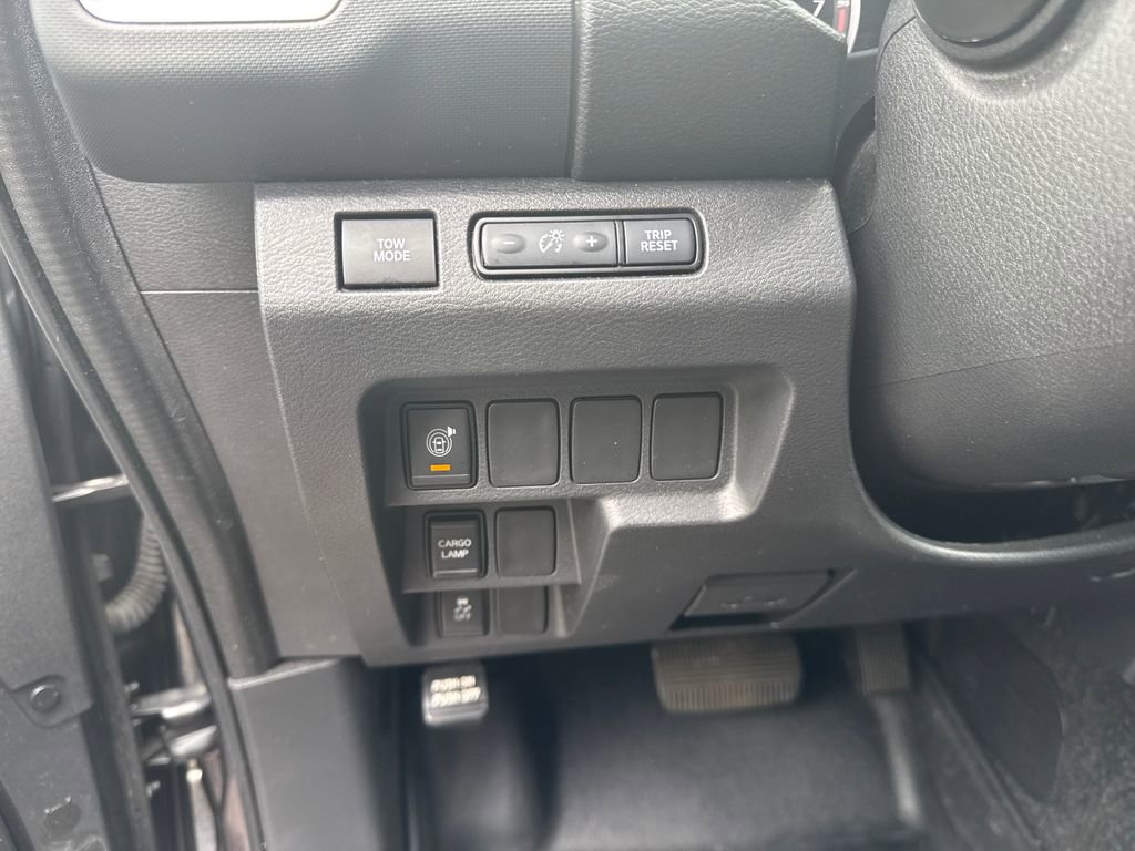 Used 2022 Nissan Frontier SV w/ Technology Package RWD image 29