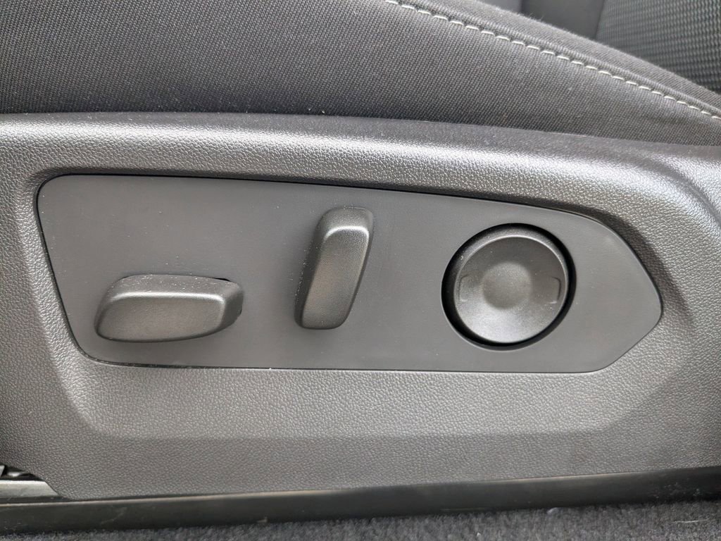 Used 2025 Chevrolet Colorado LT w/ Advanced Trailering Package image 21