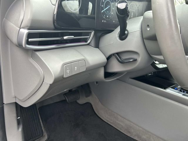 Used 2024 Hyundai Elantra SEL w/ Convenience Package image 20
