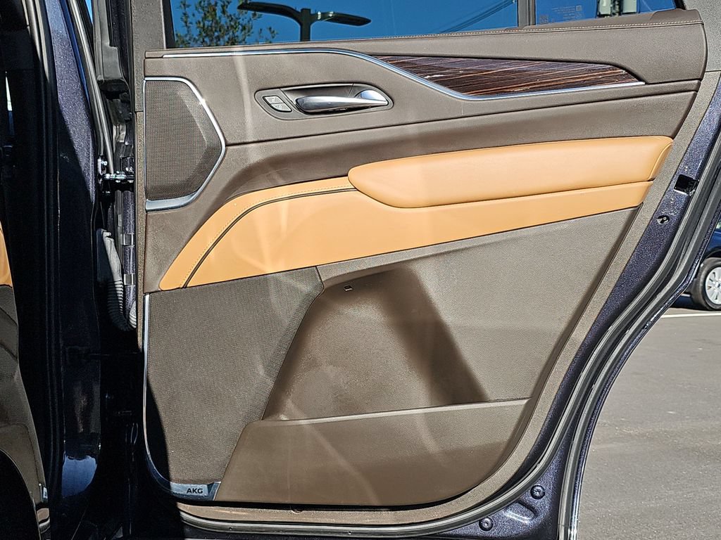 Used 2022 Cadillac Escalade Premium Luxury AWD/4WD image 26