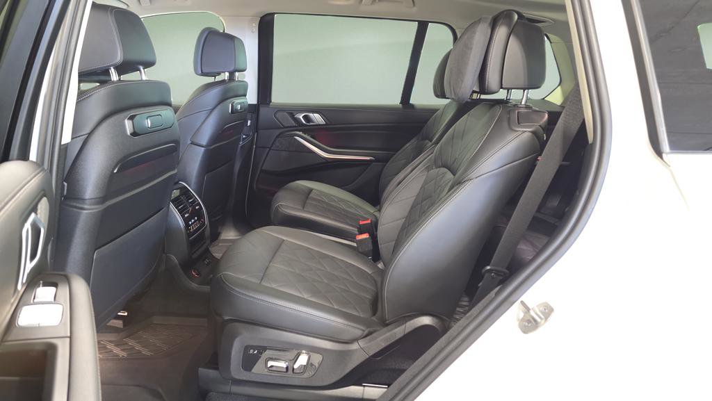 Used 2023 BMW X7 xDrive40i w/ Premium Package image 24