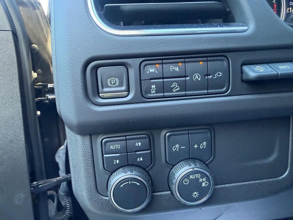 Used 2021 Chevrolet Suburban High Country AWD/4WD image 14