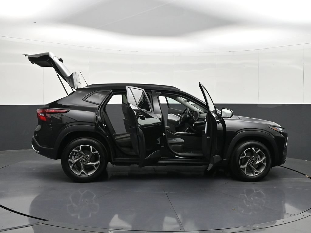 Certified 2026 Chevrolet Trax LT FWD image 39