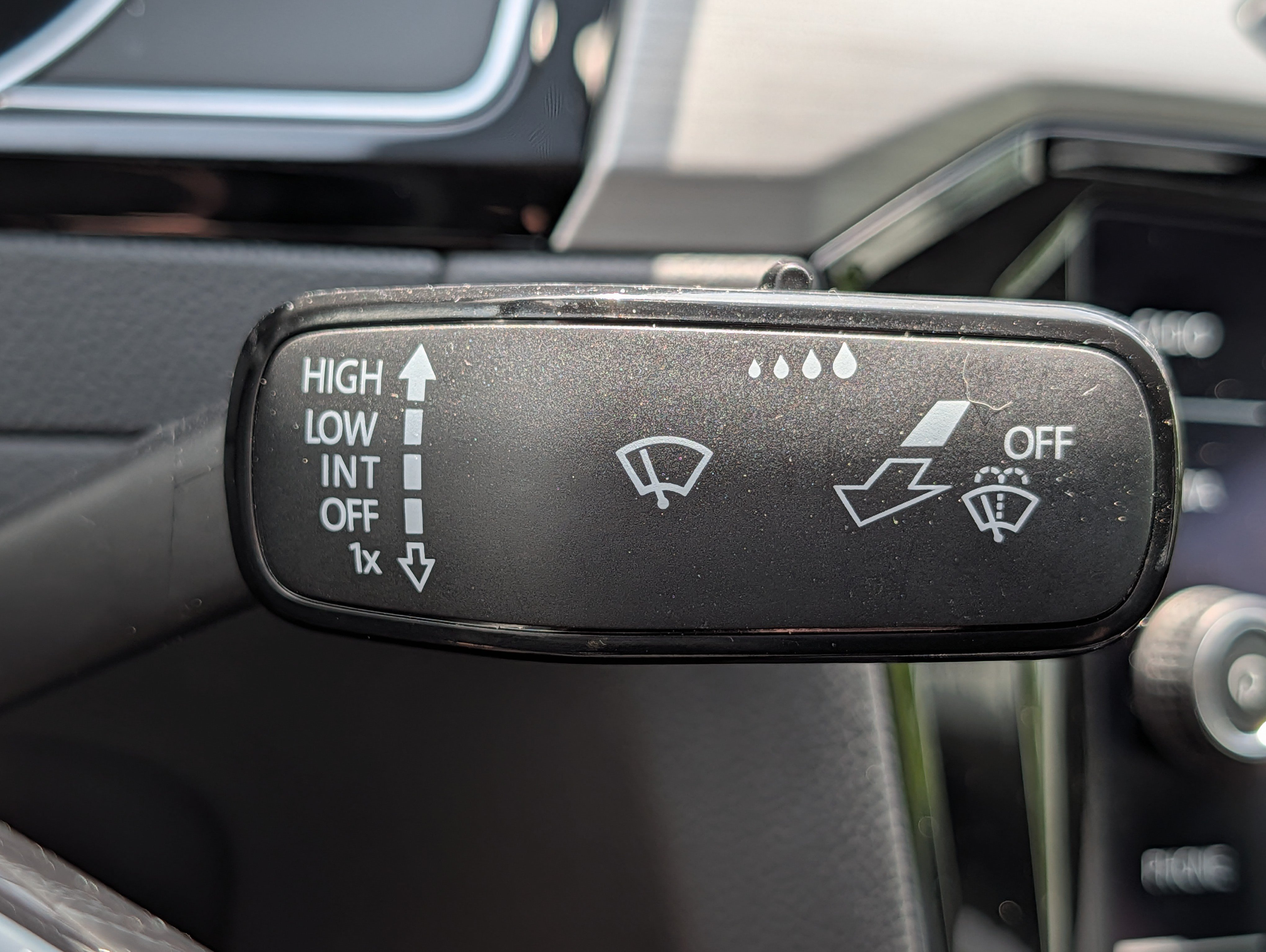 Used 2019 Volkswagen Arteon SE AWD/4WD image 29