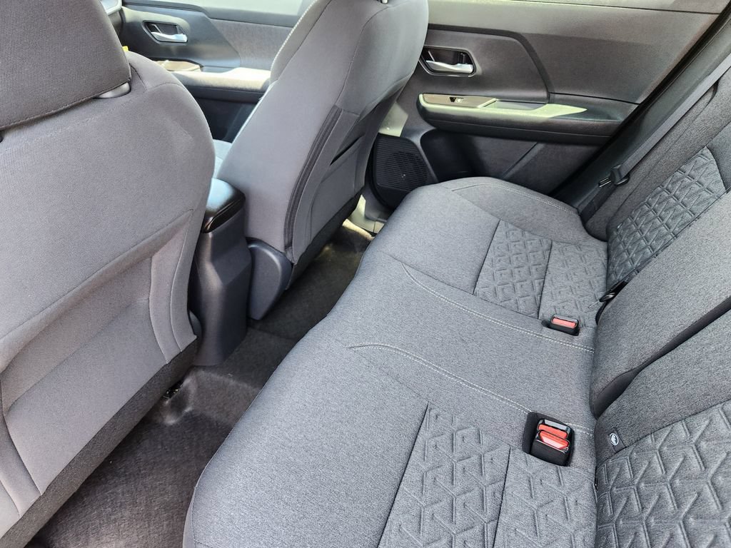 Certified 2025 Nissan Kicks SV AWD/4WD image 24