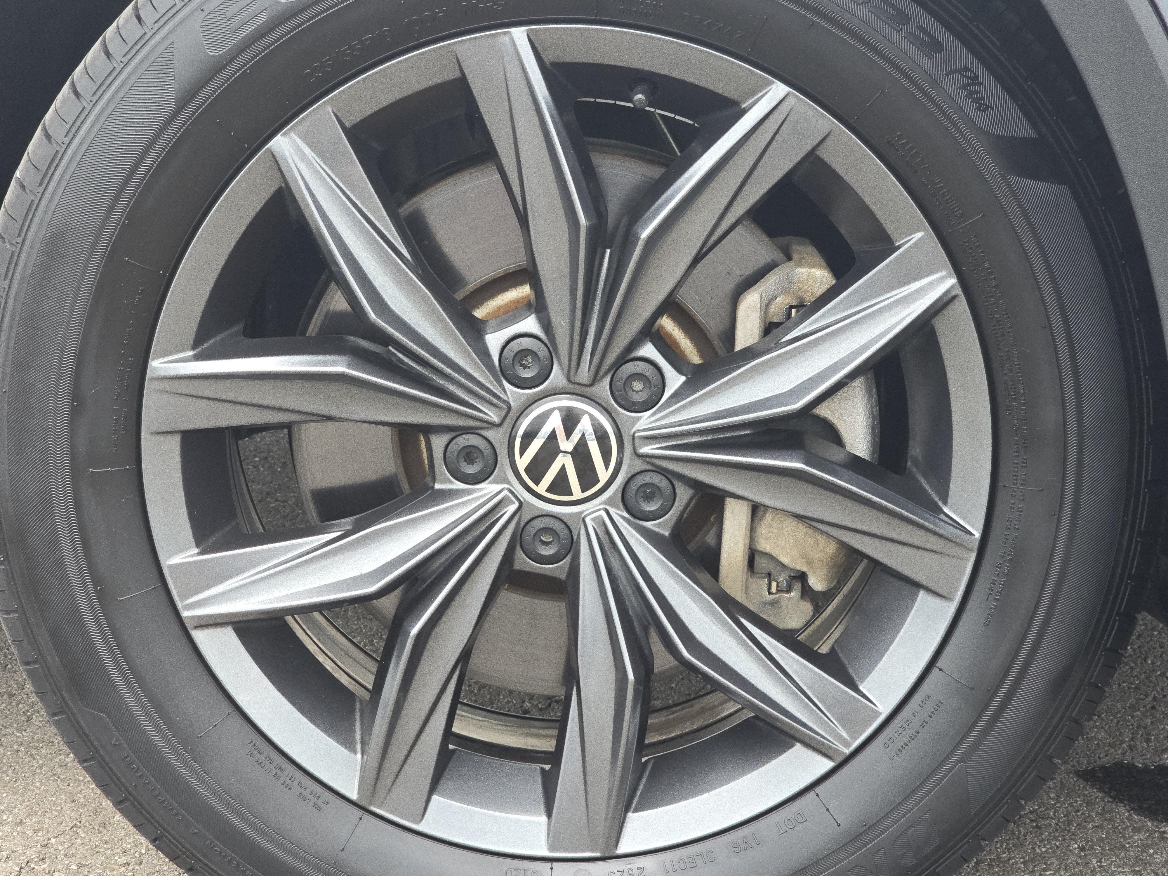 Certified 2024 Volkswagen Tiguan SE AWD/4WD image 14