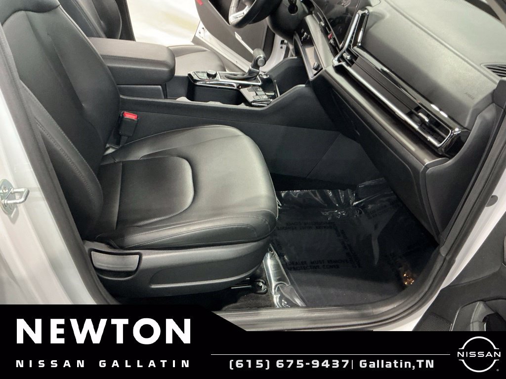 Used 2025 Kia Sportage EX AWD/4WD image 16