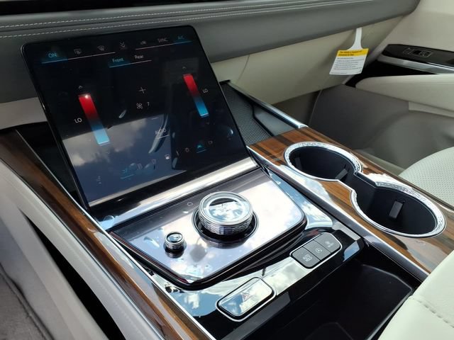 New 2026 Cadillac Escalade Platinum Luxury w/ LPO, Radiant Package AWD/4WD image 14