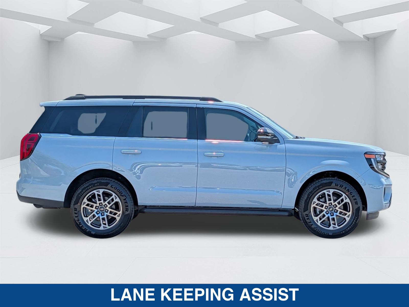 New 2026 Ford Expedition Active RWD image 5