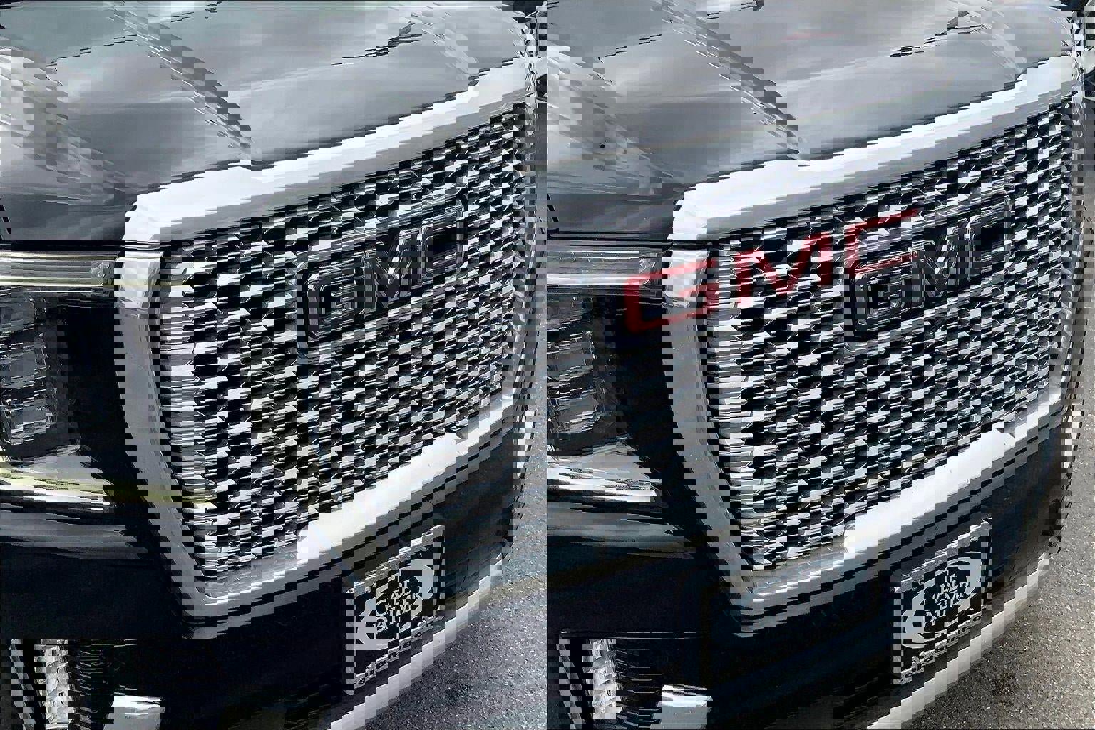 Used 2023 GMC Yukon XL Denali AWD/4WD image 28