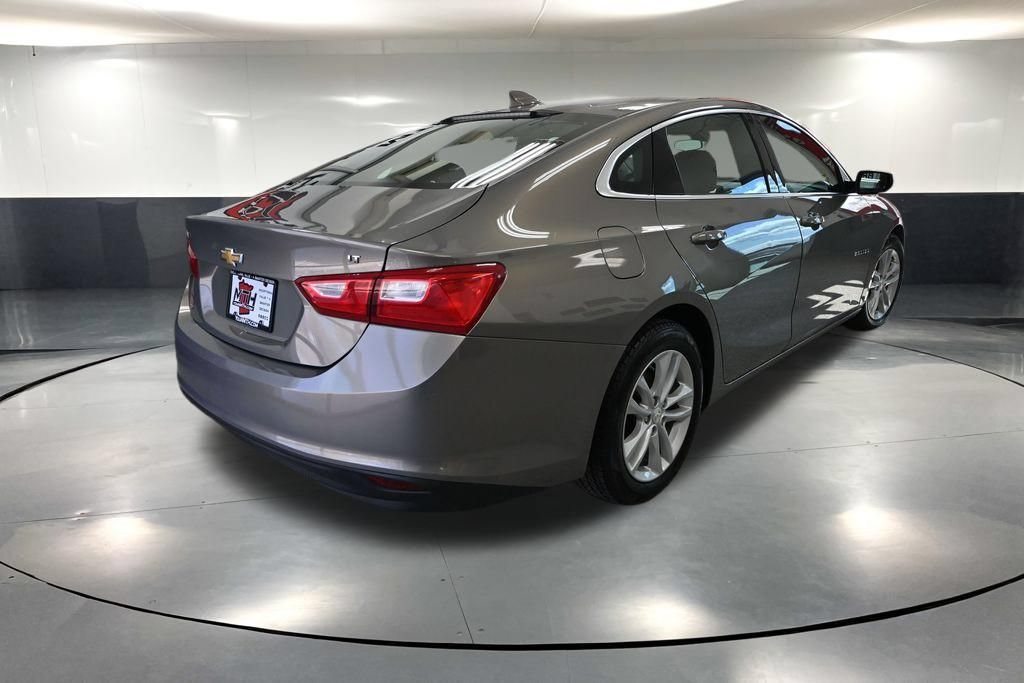 Used 2017 Chevrolet Malibu LT FWD image 5