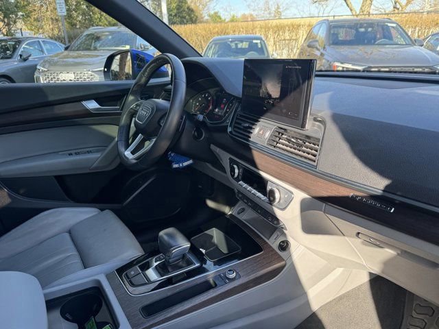 Used 2023 Audi Q5 2.0T Premium w/ Convenience Package AWD/4WD image 27