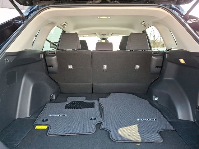 Certified 2021 Toyota RAV4 LE image 27