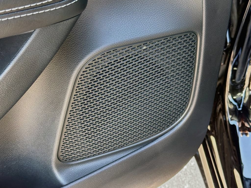 New 2027 Chrysler Pacifica Select FWD image 23