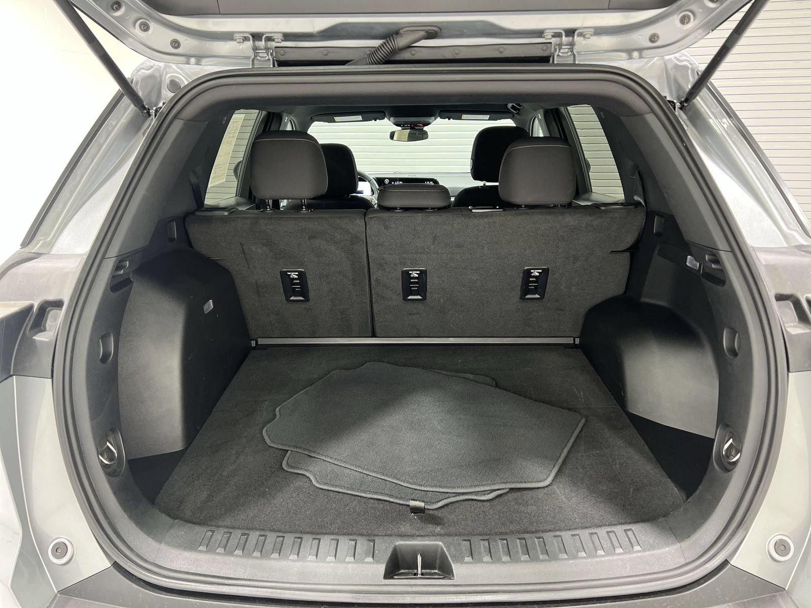 Used 2025 Chevrolet Equinox LT AWD/4WD image 23