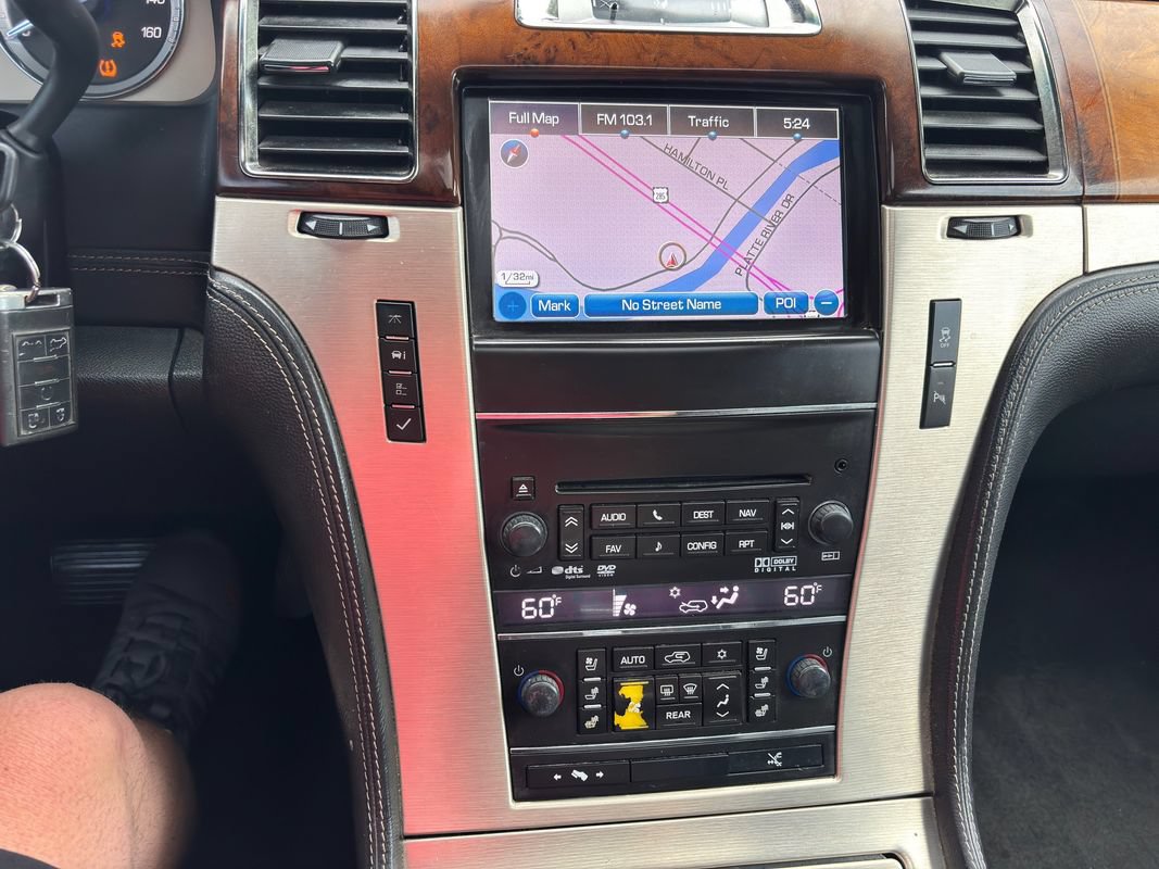 Used 2013 Cadillac Escalade ESV Platinum AWD/4WD image 32