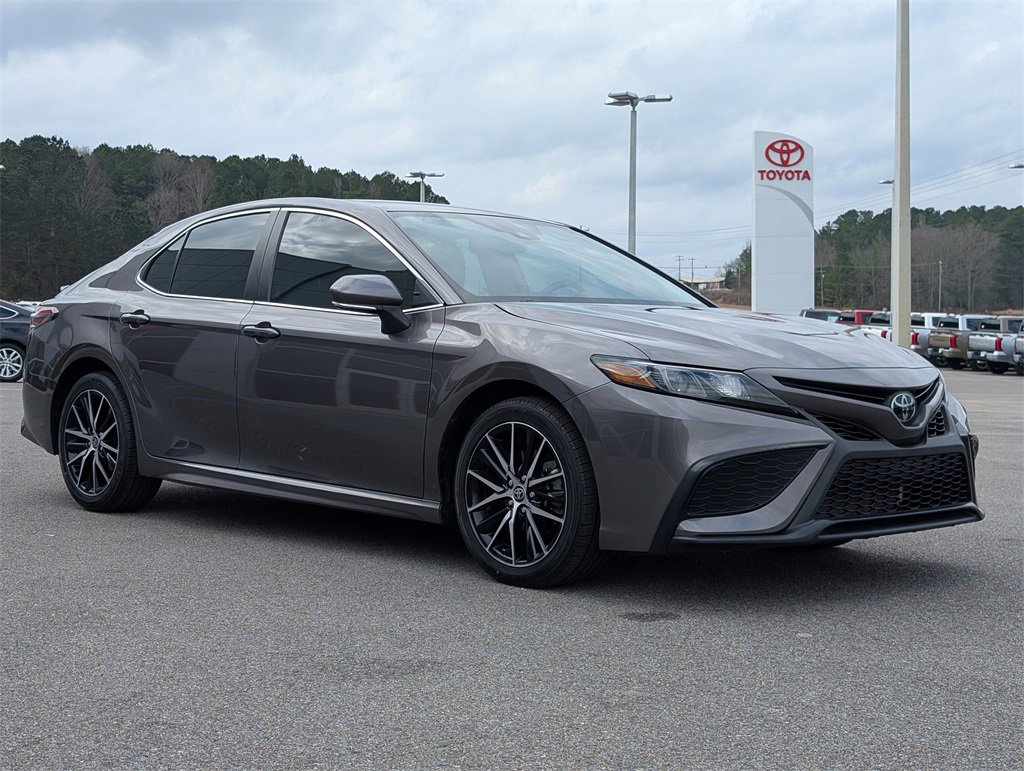 Used 2023 Toyota Camry SE w/ Convenience Package image 7