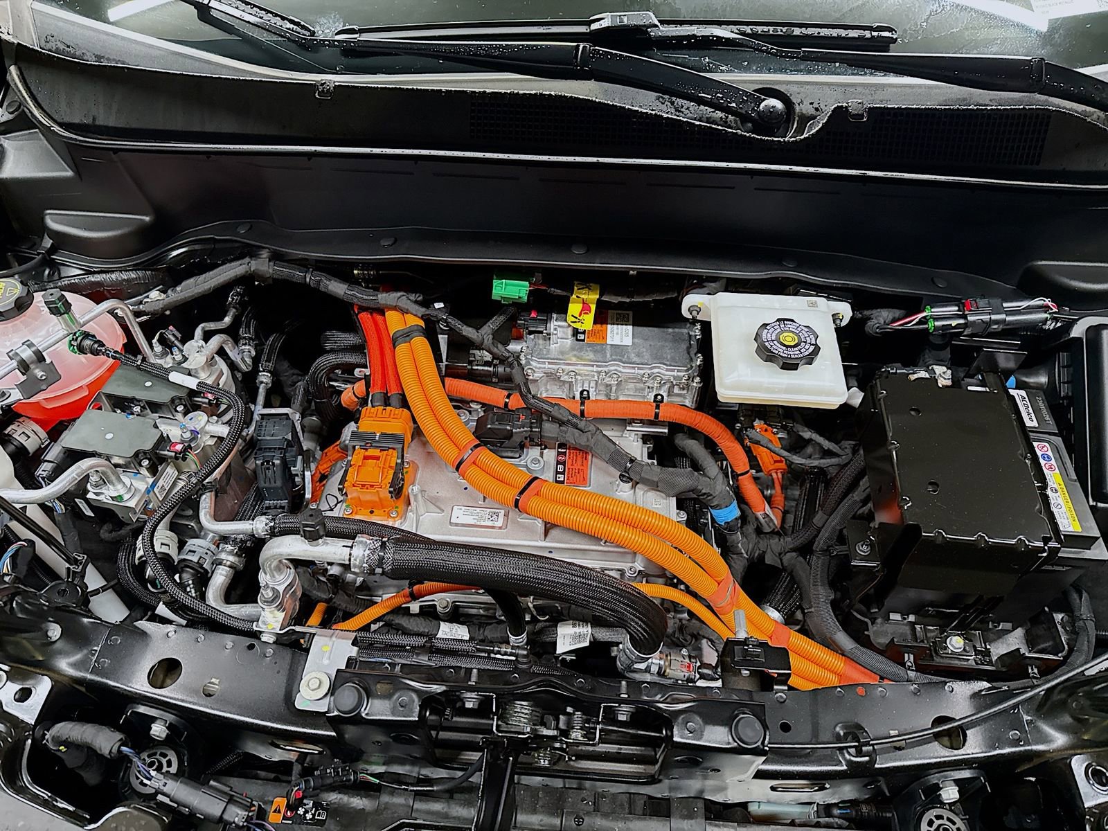 New 2027 Chevrolet Bolt LT w/ Comfort Package FWD image 33