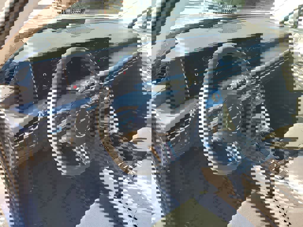 Used 2025 Hyundai Sonata SE image 24