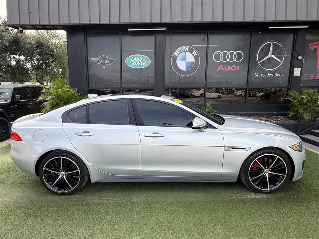 Used 2018 Jaguar XE S RWD image 8
