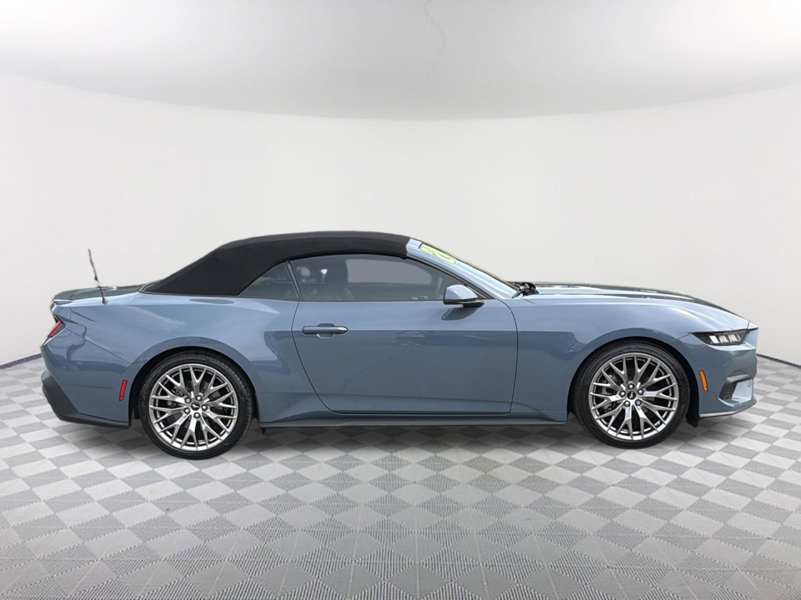 Used 2024 Ford Mustang Premium RWD image 18