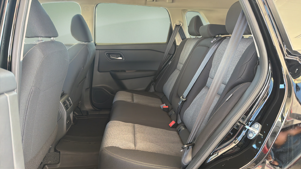 New 2026 Nissan Rogue SV AWD/4WD image 17