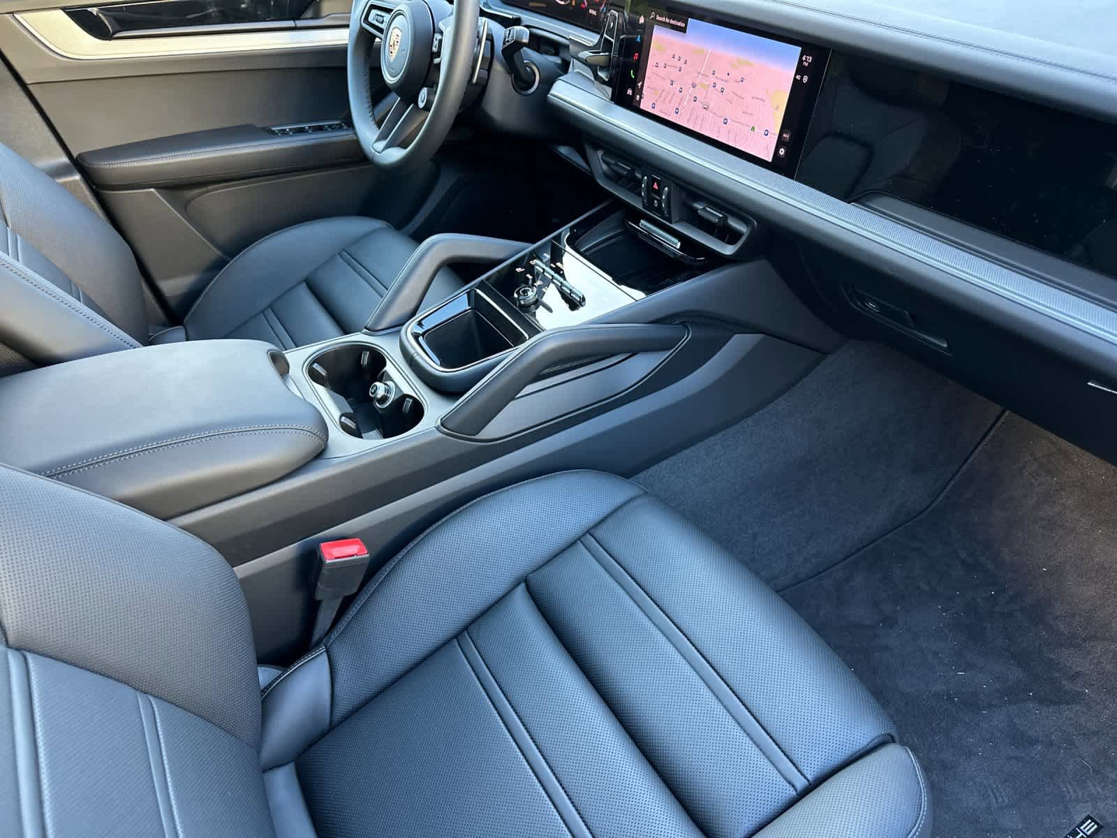 New 2025 Porsche Cayenne Coupe AWD/4WD image 17