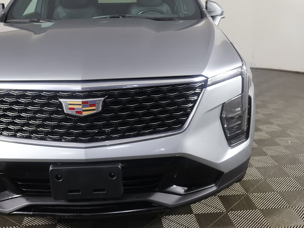 Used 2024 Cadillac XT4 Premium Luxury image 12