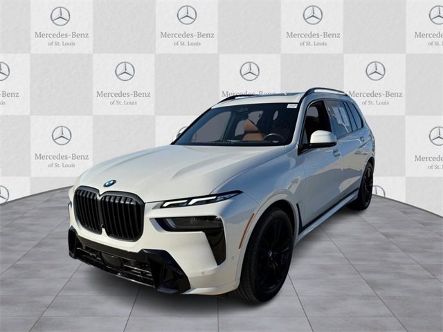 Used 2024 BMW X7 xDrive40i w/ Executive Package image 5