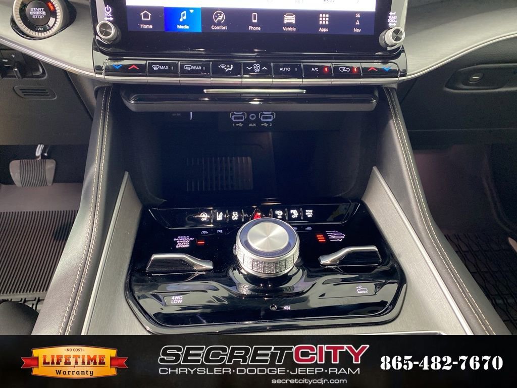 New 2026 Jeep Grand Wagoneer 4WD image 23