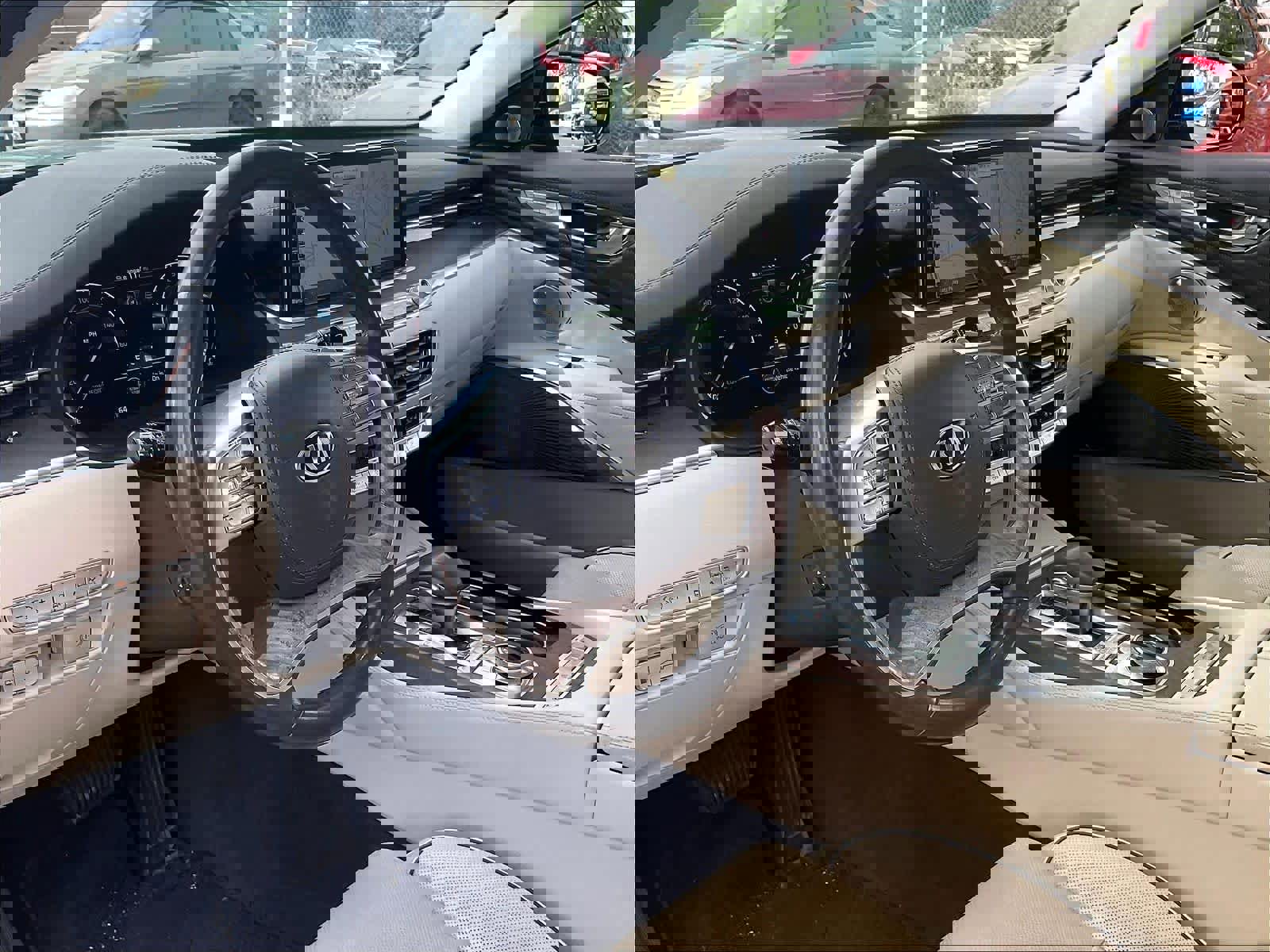 Used 2019 Kia K900 Luxury w/ VIP Package image 14