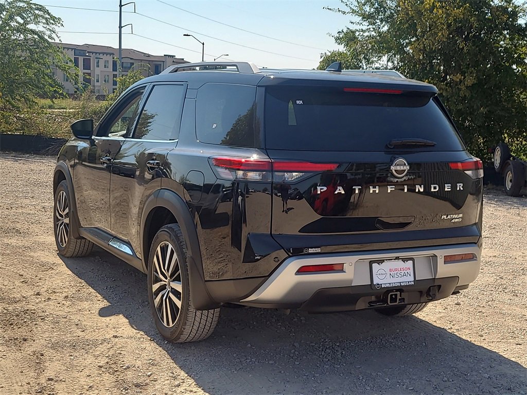 New 2025 Nissan Pathfinder Platinum image 2