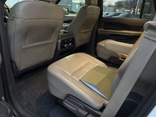 Used 2020 Ford Expedition XLT w/ Equipment Group 202A AWD/4WD image 15