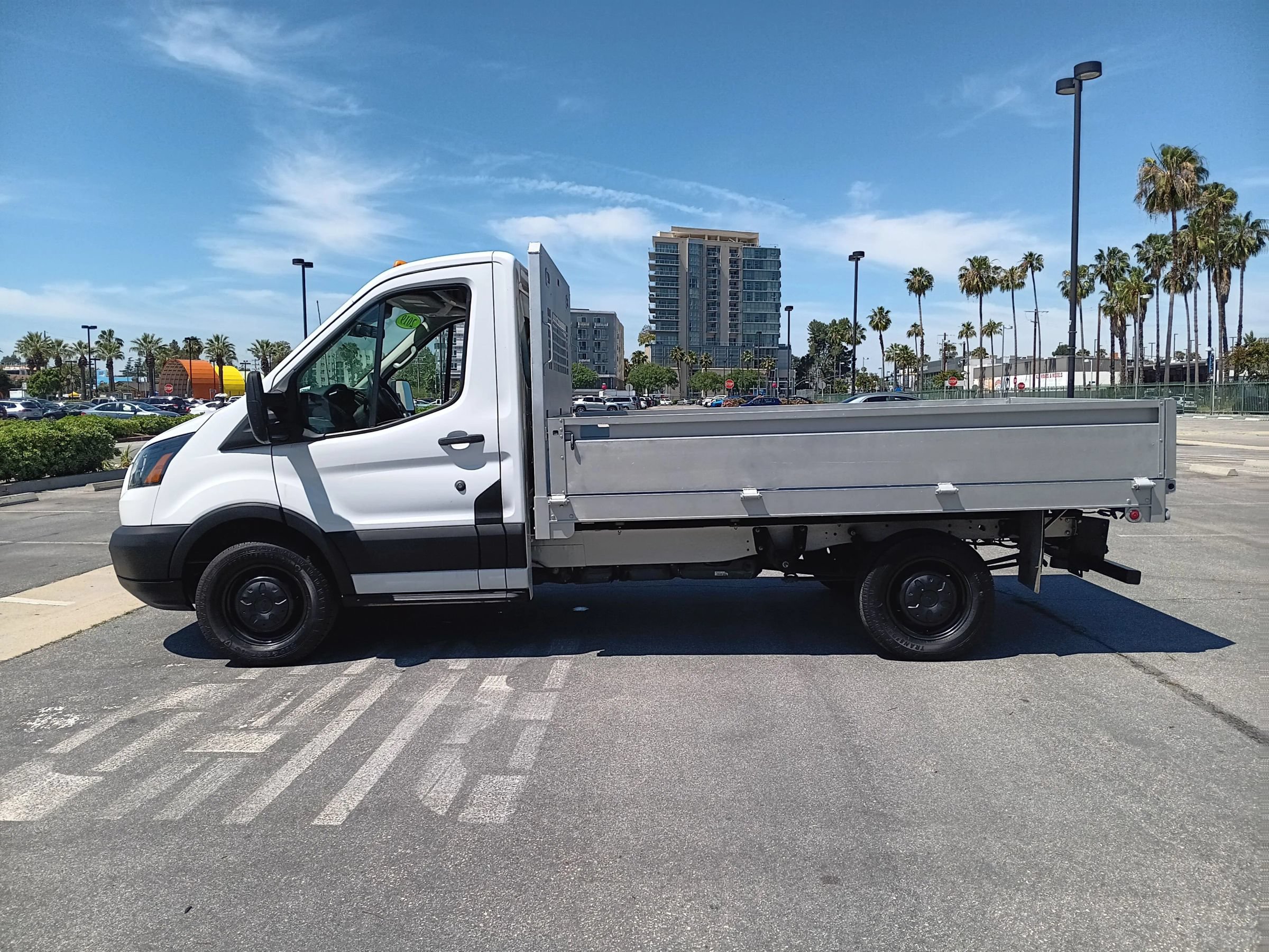 Used 2019 Ford Transit 250 138 RWD image 5