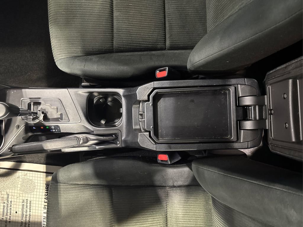 Used 2018 Toyota RAV4 LE image 20