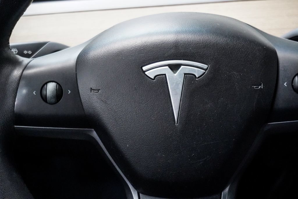 Used 2022 Tesla Model Y Long Range AWD/4WD image 15