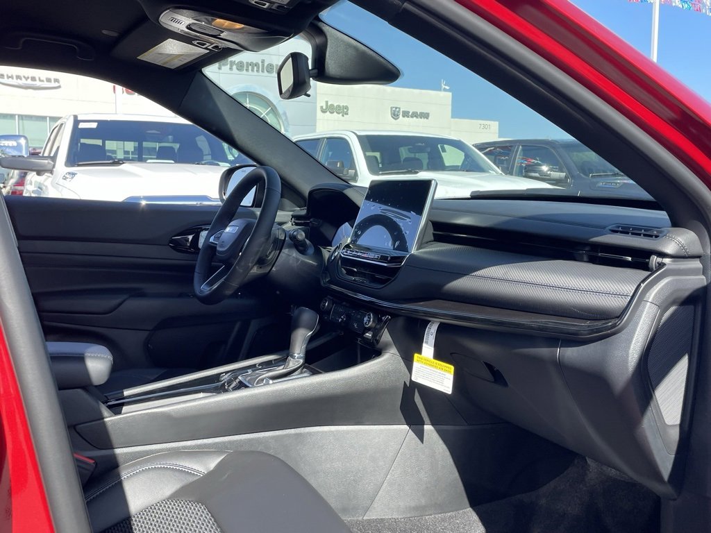 New 2026 Jeep Compass Latitude image 19