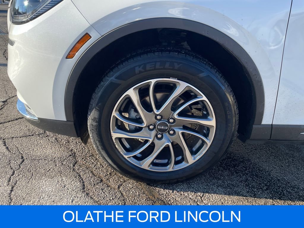 Used 2022 Lincoln Corsair AWD w/ Equipment Group 101A image 31