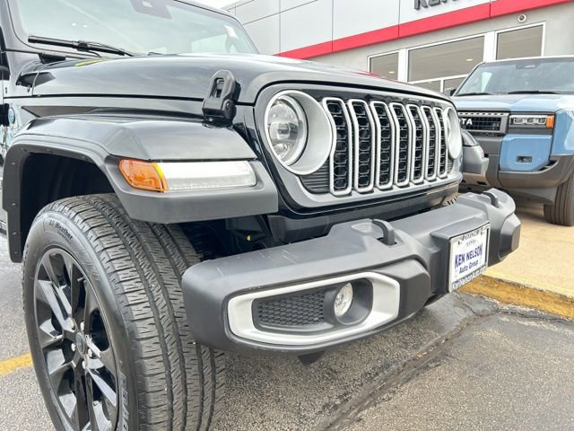 Used 2025 Jeep Wrangler Unlimited Sahara w/ Safety Group AWD/4WD image 4