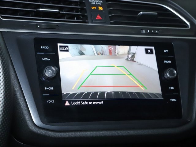 Used 2024 Volkswagen Tiguan SE R-Line image 31