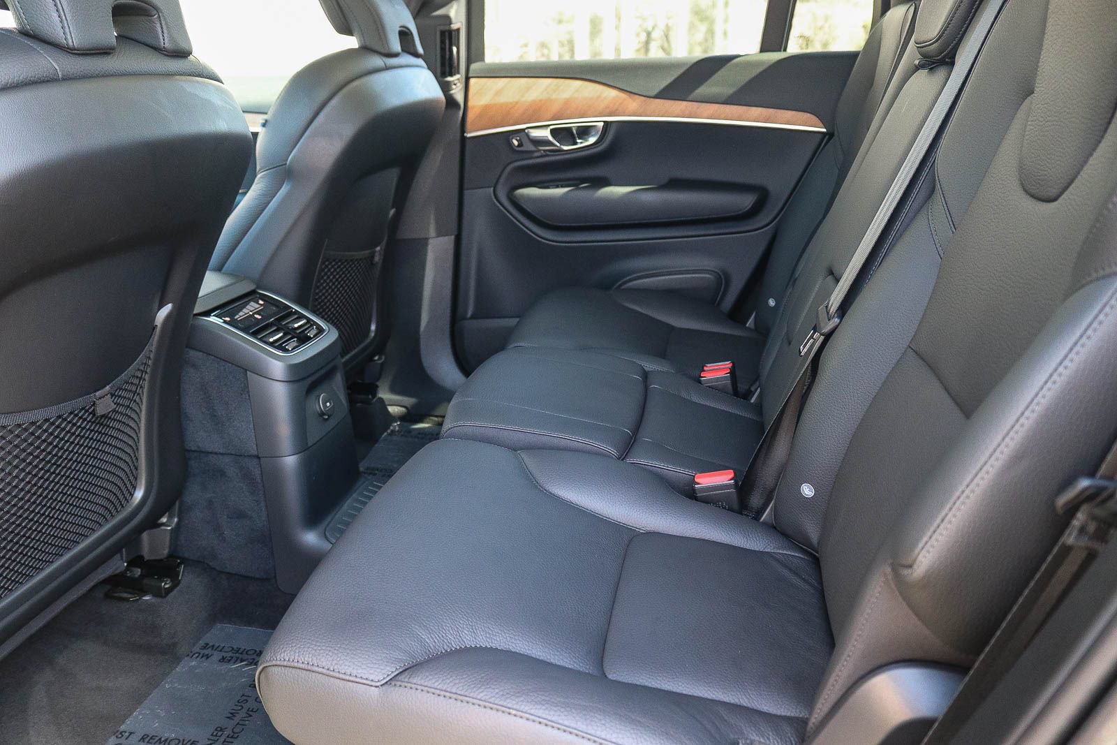 Used 2025 Volvo XC90 T8 Plus w/ Protection Package Premier AWD/4WD image 19