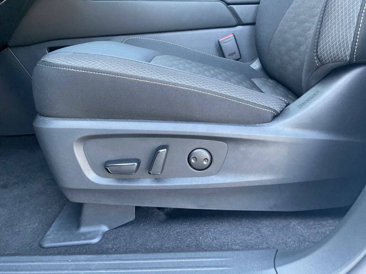 New 2026 Nissan Pathfinder SV FWD image 9