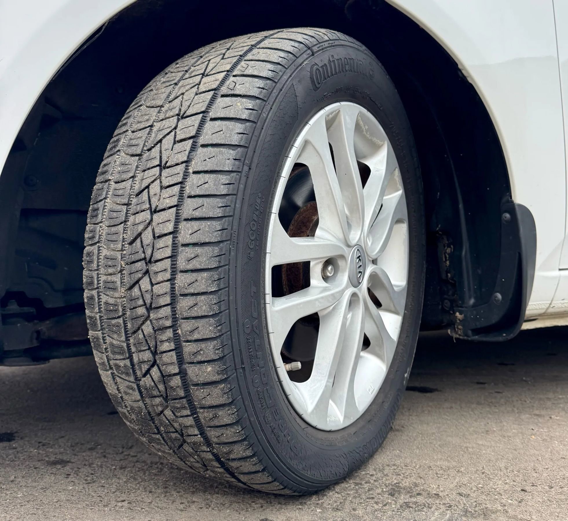 Used 2012 Kia Forte EX image 24