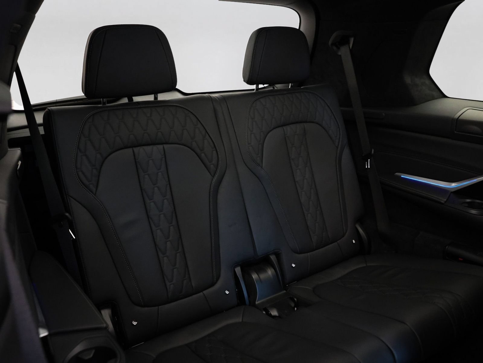 Used 2024 BMW ALPINA XB7 AWD/4WD image 8