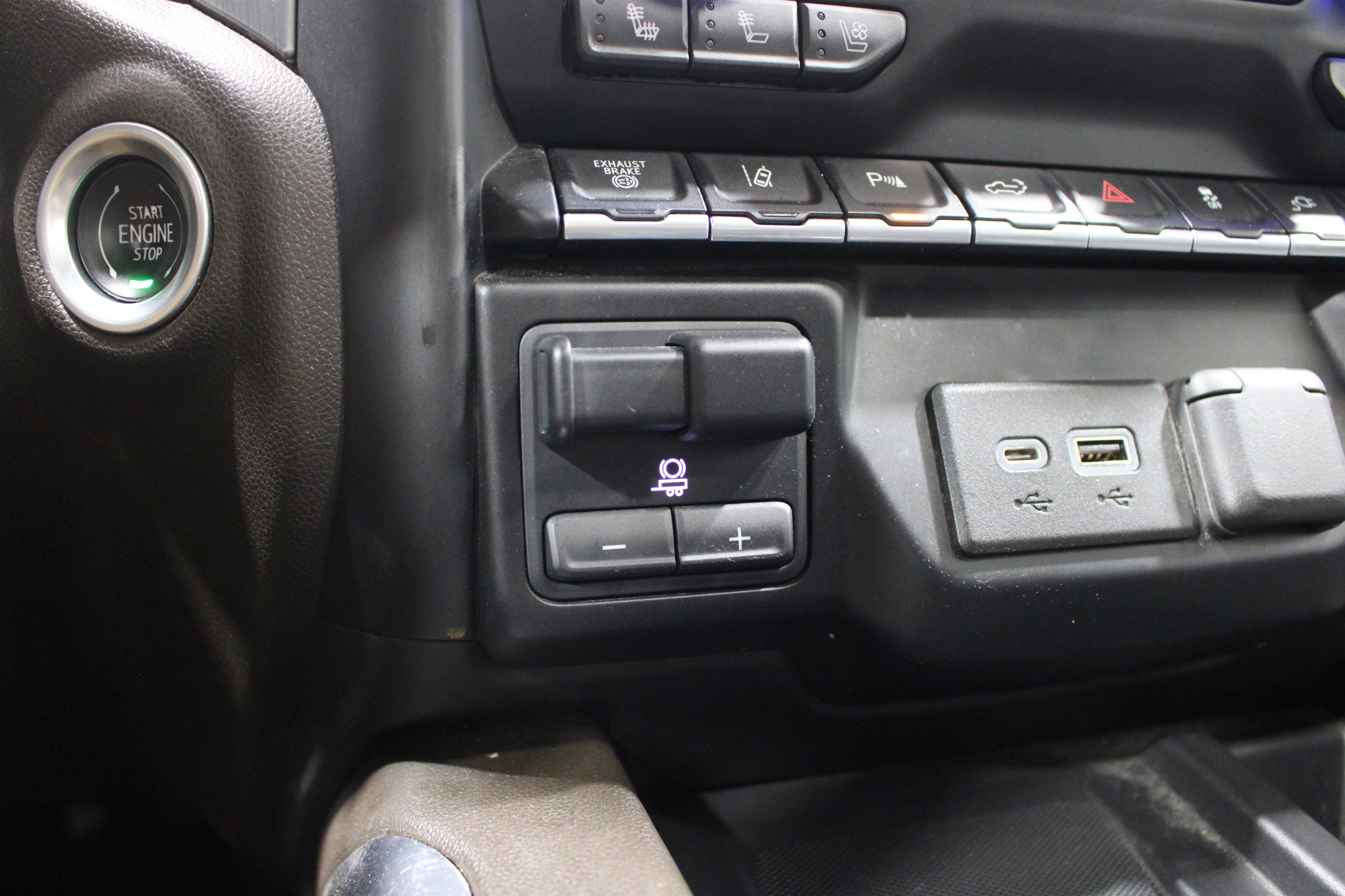 Used 2022 GMC Sierra 2500 Denali AWD/4WD image 17