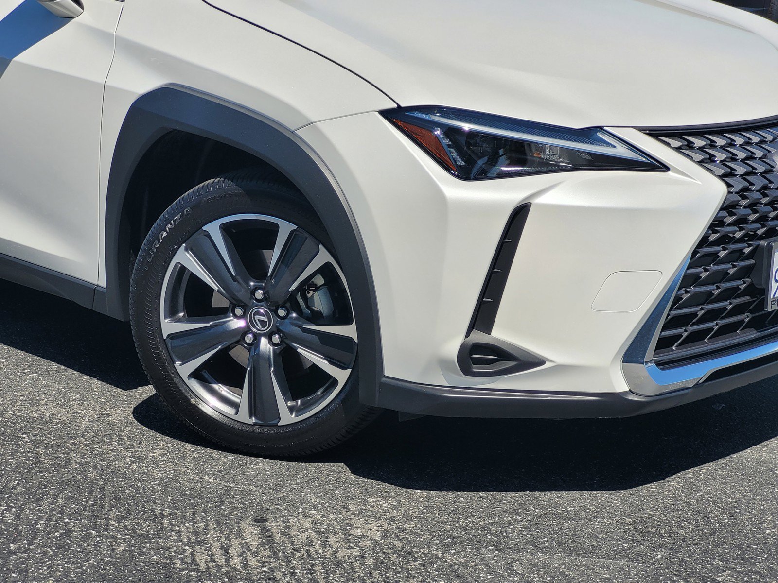 Certified 2025 Lexus UX 300h FWD w/ Accessory Package (Z2) image 9