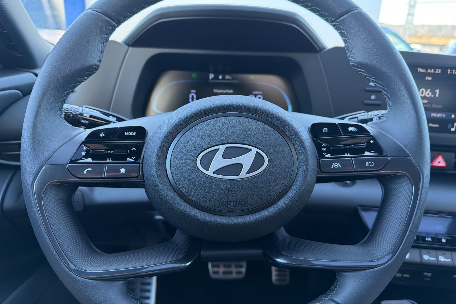 New 2026 Hyundai Elantra SEL Sport FWD image 23