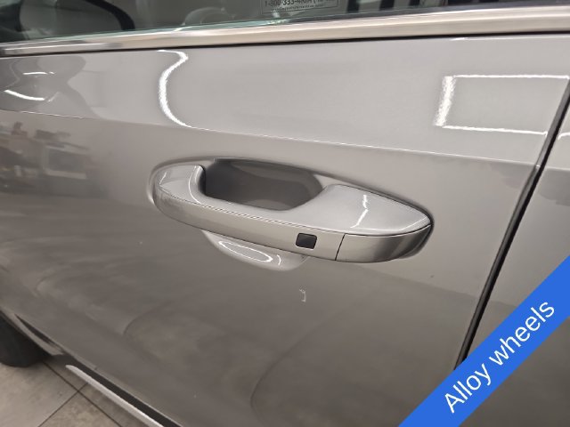 Used 2023 Kia Sorento EX FWD image 19