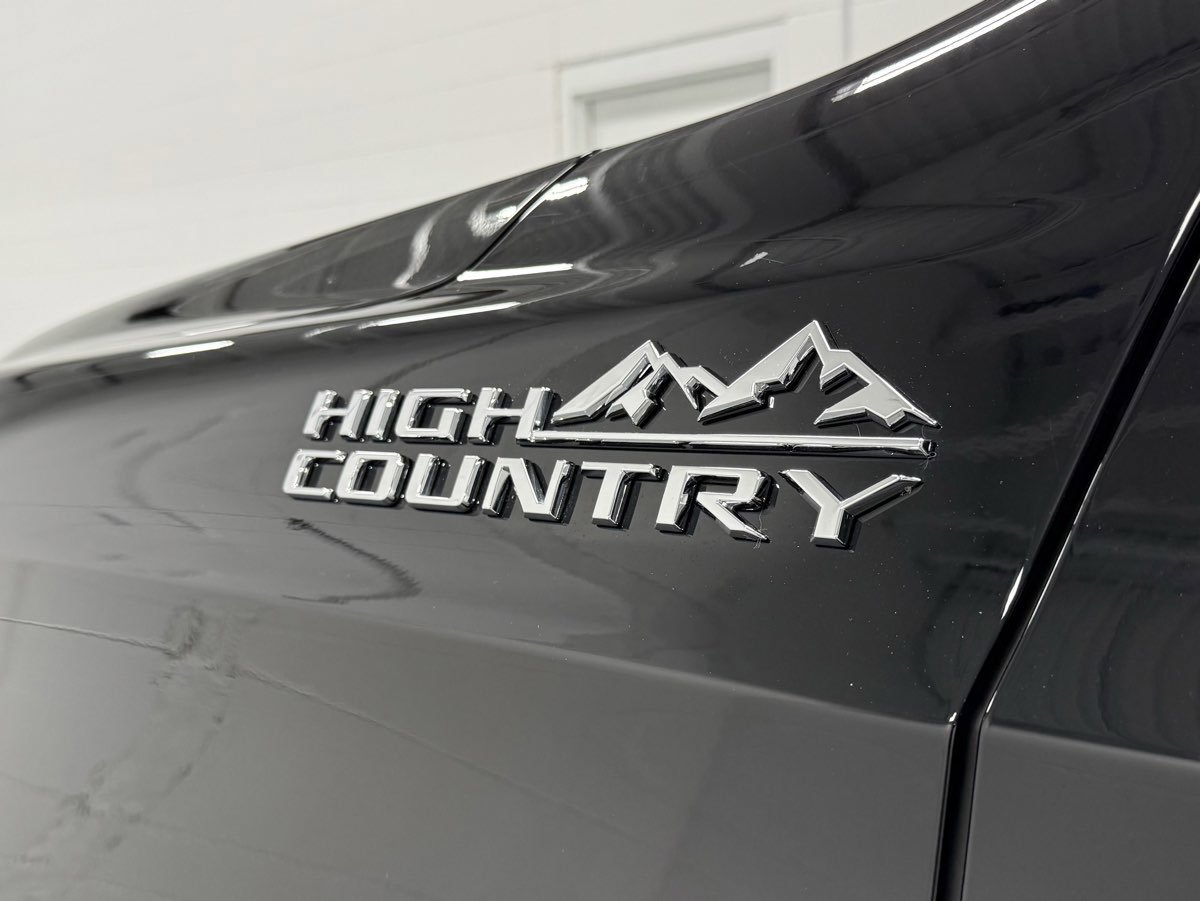 Used 2023 Chevrolet Tahoe High Country image 11
