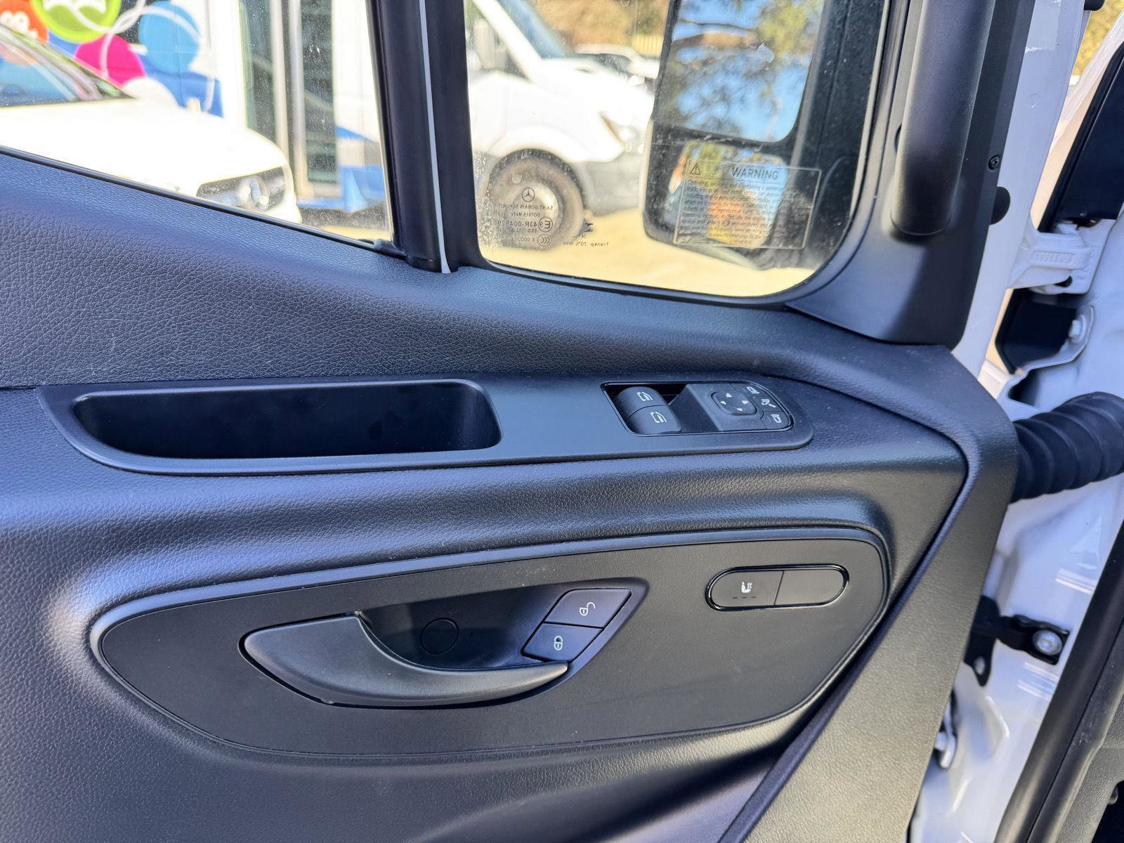 Used 2025 Mercedes-Benz Sprinter 2500 image 6